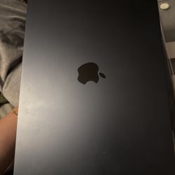MacBook Air 15” M3 (2024) – Excellent Condition, Works Perfectly