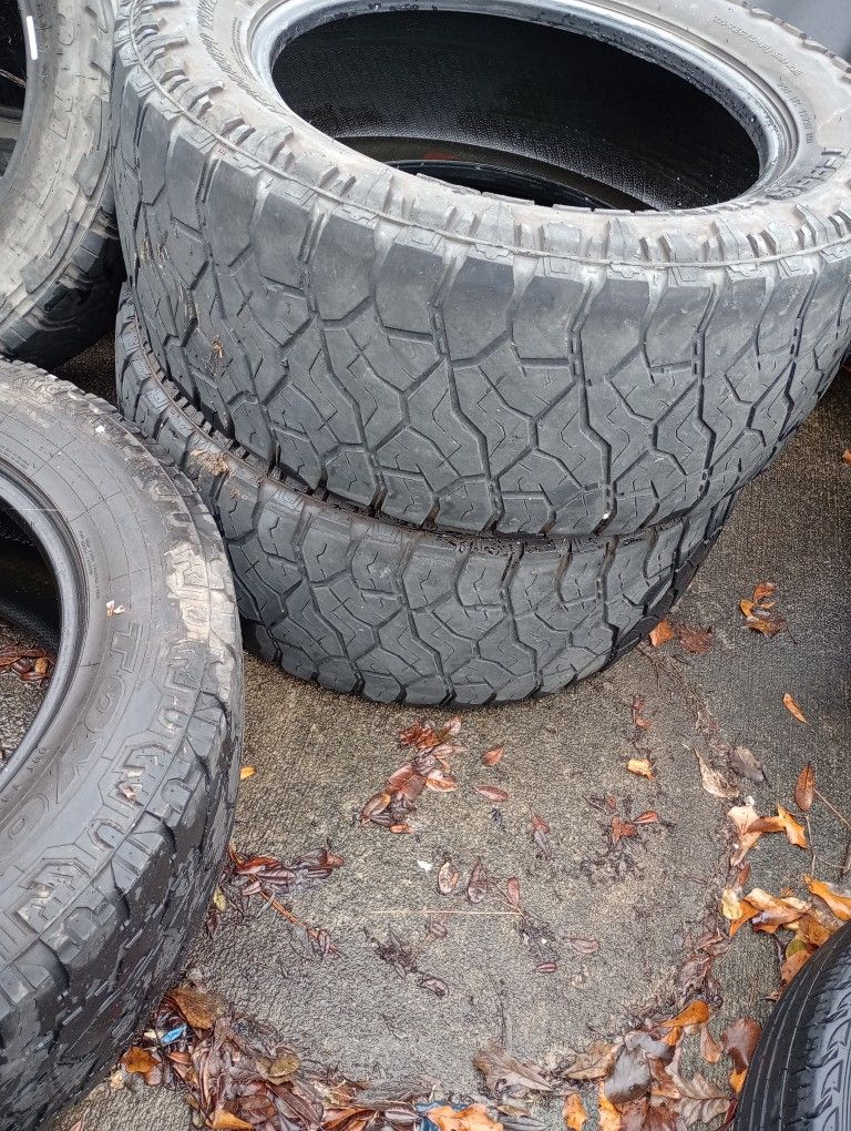 2 305/55 R20