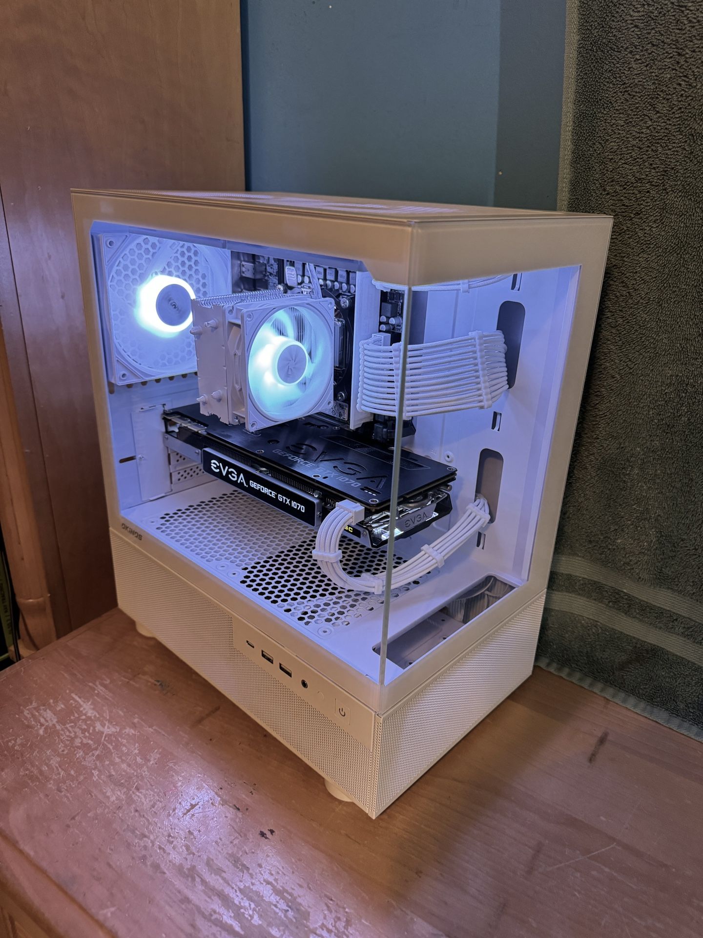 Custom White Gaming PC - Intel 12 core/24 thread CPU, GTX 1070 8GB, RGB