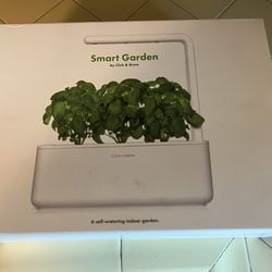 Click and Grow - The Smart Garden 3