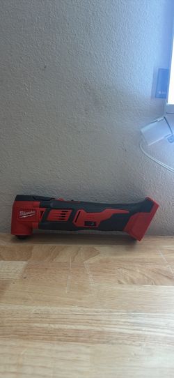 M18 18V Lithium-Ion Cordless Oscillating Multi-Tool (Tool-Only)
