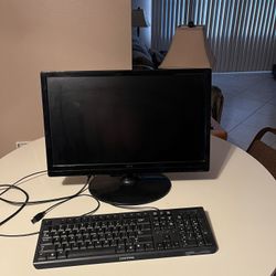 17” Computer Screen and Keyboard 