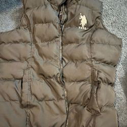 Wonen’s Black Puffy Vest by U S Polo Assn , Sz L