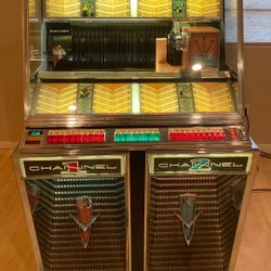 Seeburg 222 Juke Box Fully Restored .