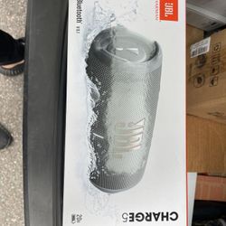 JBl Charge 5 waterproof speaker