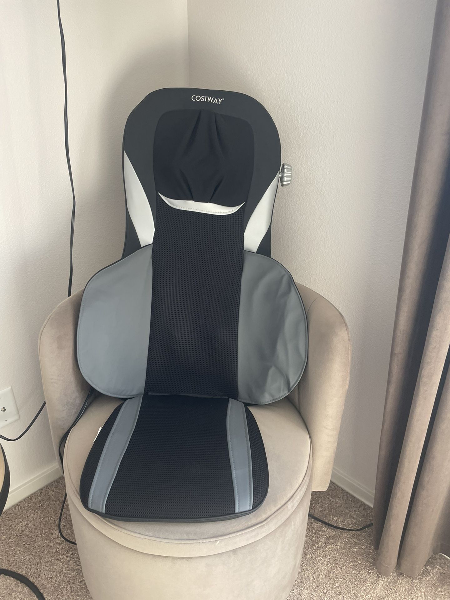 massaging back and neck seat with heat and air