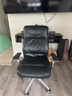 Black Office Chair – Adjustable Swivel Chair