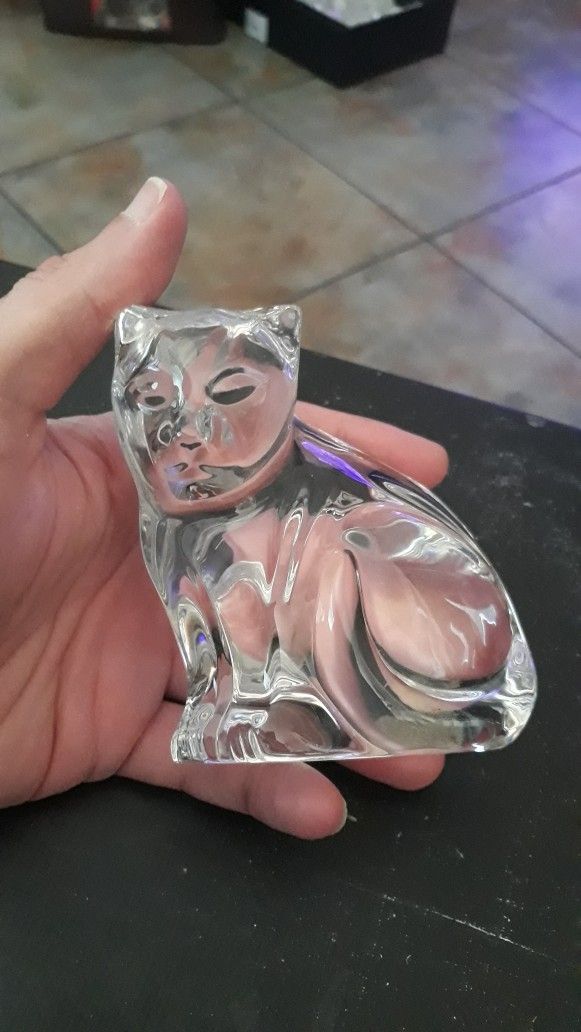 Very Vintage Waterford Crystal Ireland Cat Lookimg Down ...this Is A Must Have Specially For This Price 35 Doll ...hurry....