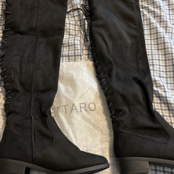 Black Boots 