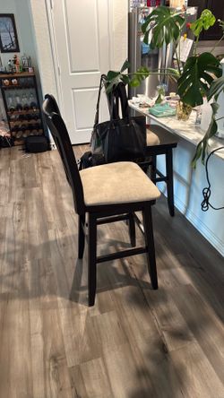 Bar Stools (x2)