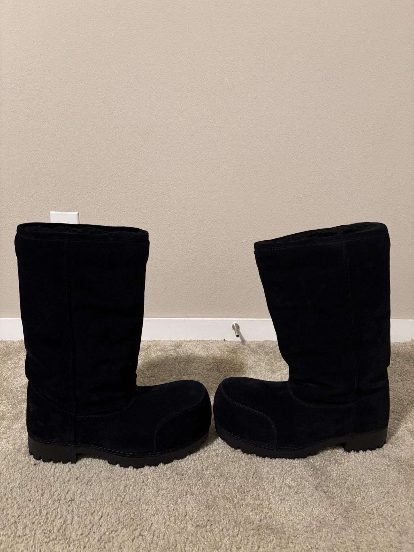 Balenciaga Alaska Fur High Suede Boots Black EU 43 US 10 Rare Oversized Made in Italy