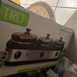 Set Of 3 Crock Pot Gift.picture Does Not Do It Justice.this Is Brand New
