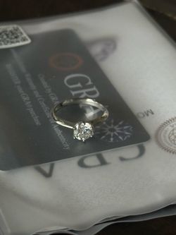 1. 0CT VVS1 Moissanite Engagement Ring GRA Certified