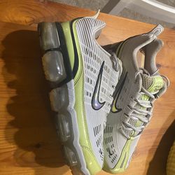Nike Air Vapor Max 360 ( Summit White / Ghost Green CK2718-100 ) Size 9.5 Men’s Athletic Shoes 