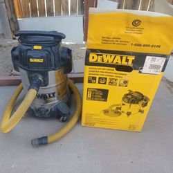 DeWalt Vacuum (Does Not Work) 