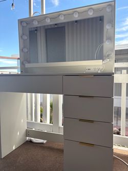Makeup Vanity