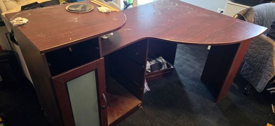 FREE Corner desk