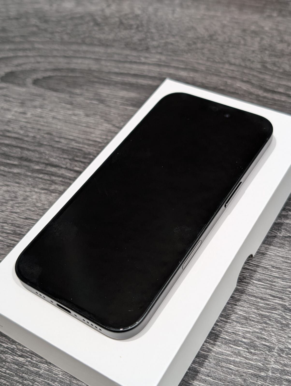Apple Iphone 16 BLACK UNLOCKED Like NEW