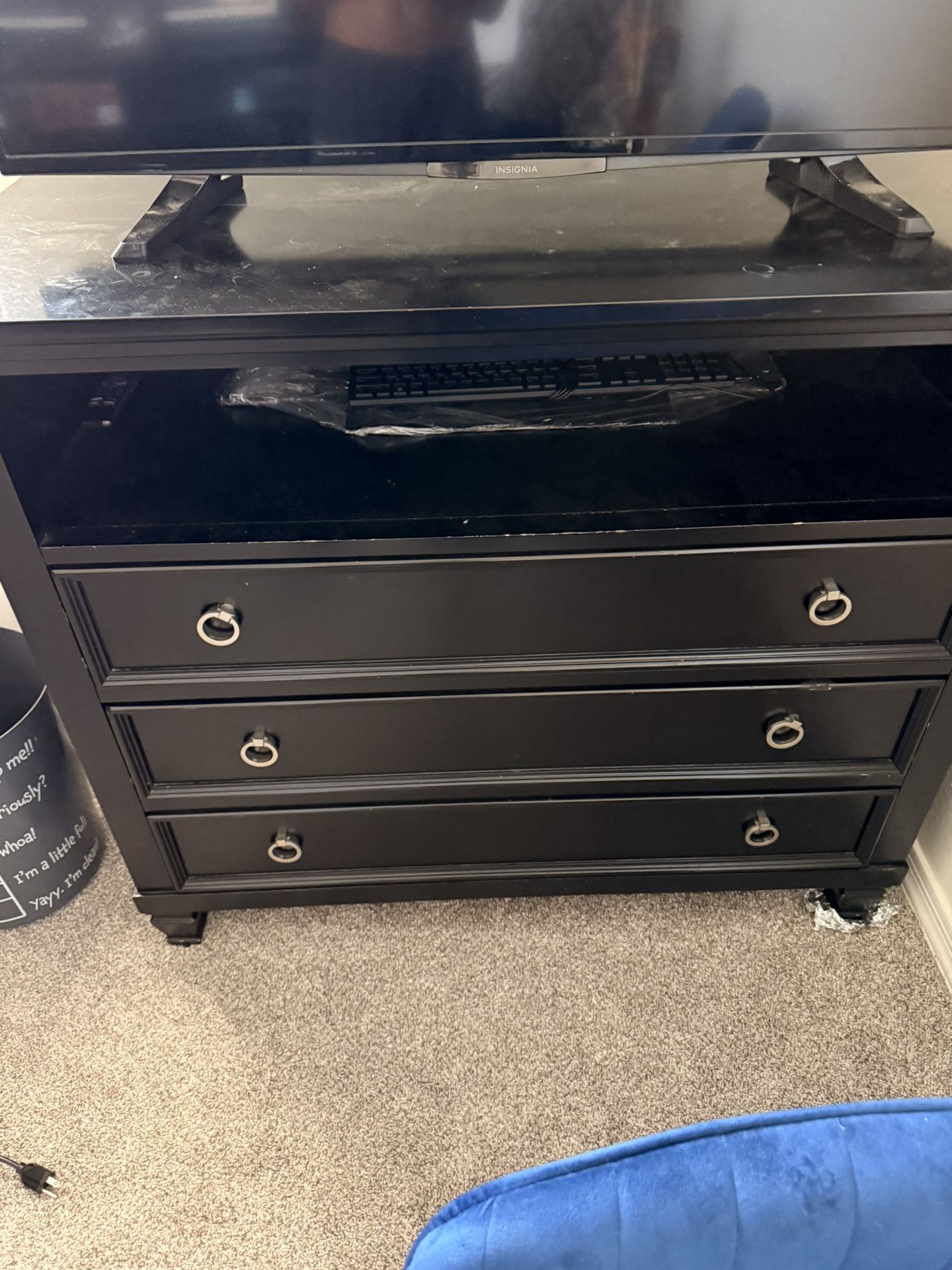 Sturdy Black Dresser – Solid Build, Great for DIY/Revamp