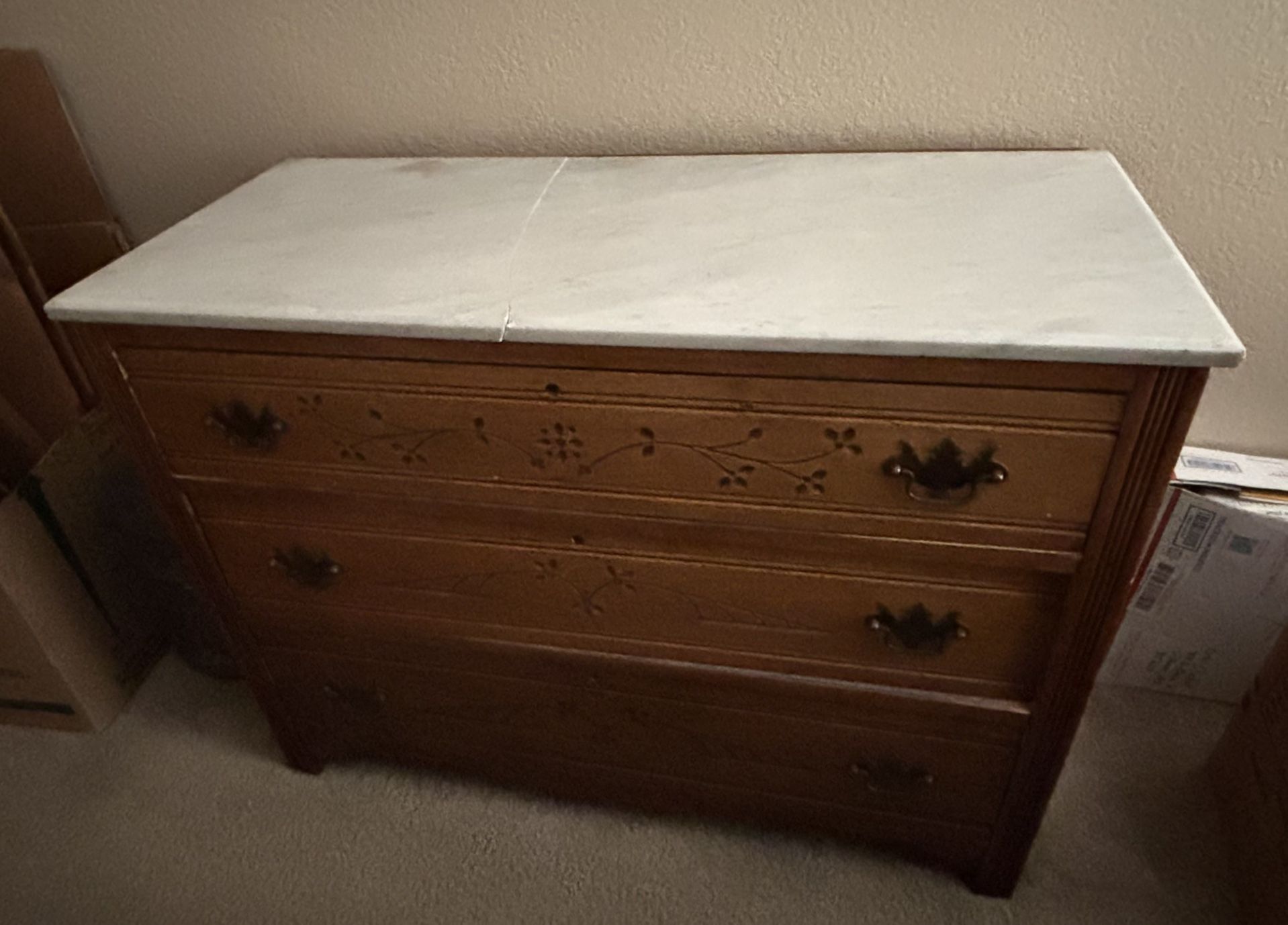 Victorian 3-drawer Dresser 