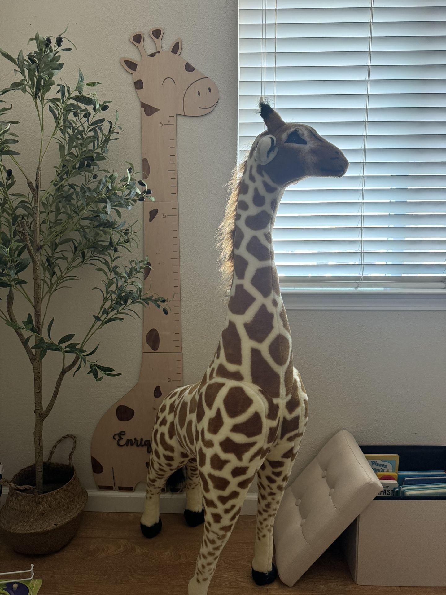 Lifelike Stuffed Animal (4ft)