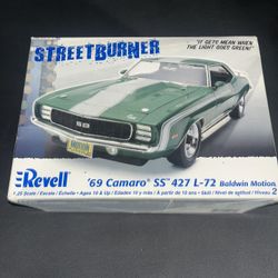 REVELL 1/25 STREET BURNER 1969 CAMARO SS 427 L-72 PLASTIC MODEL CAR KIT