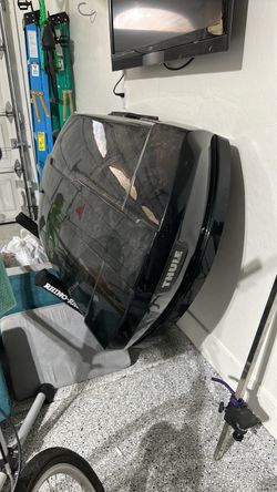 Thule motion XTL with garage storage rack