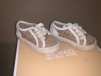 Michael kors size 6 in kids gently used