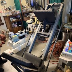 Body-Solid Commercial Leg Press / Hack Squat – Heavy Duty Gym Machine