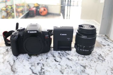 Canon EOS Rebel T7 Camera with a 18-55mm Lens
