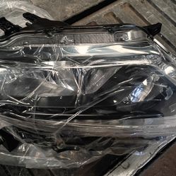 Nissan Rogue Headlight 2014 -15-16- New Condition 