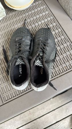 Kids Soccer Cleats  US Size 4