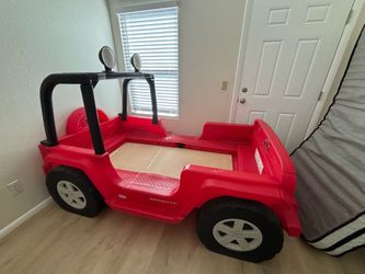 Kids twin bed
