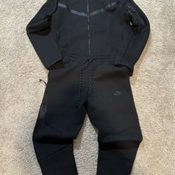 Nike Tech Fleece Black Tracksuit Full Set size Large (Brand New)