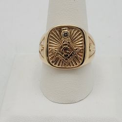 14k Masonic Signet Ring Size 9.5