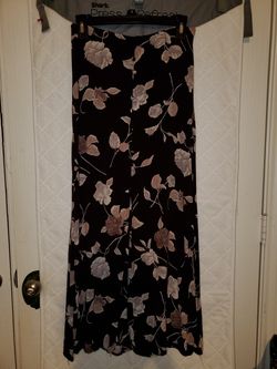 Maurices jr girls ladies summer long skirt