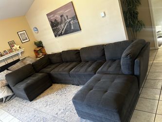 Fee delivery!! Modular sectional couch