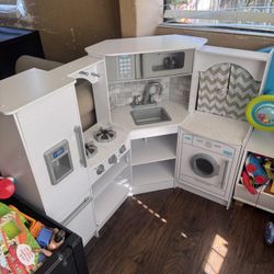 Play Kitchen 