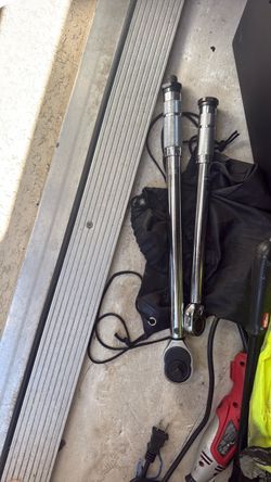 Torque wrenches
