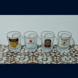 LOT OF 4 IRISH WHISKEY GLASSES WITH GOLD RIMS! (USED) EXCELLENT CONDITION! PLEASE READ DESCRIPTION.
