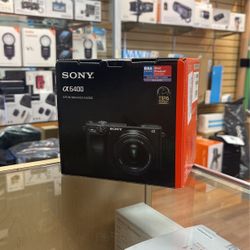 Sony A6400 With 16-50mm Lens