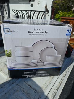 New 12 Piece set of Dishes