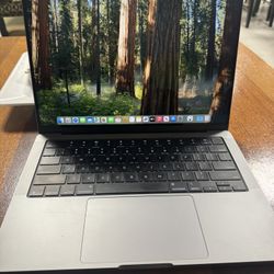 MacBook Pro M2 Max chip 14 inch  32 memory 1TB