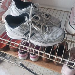 New Balance Men's Size 8