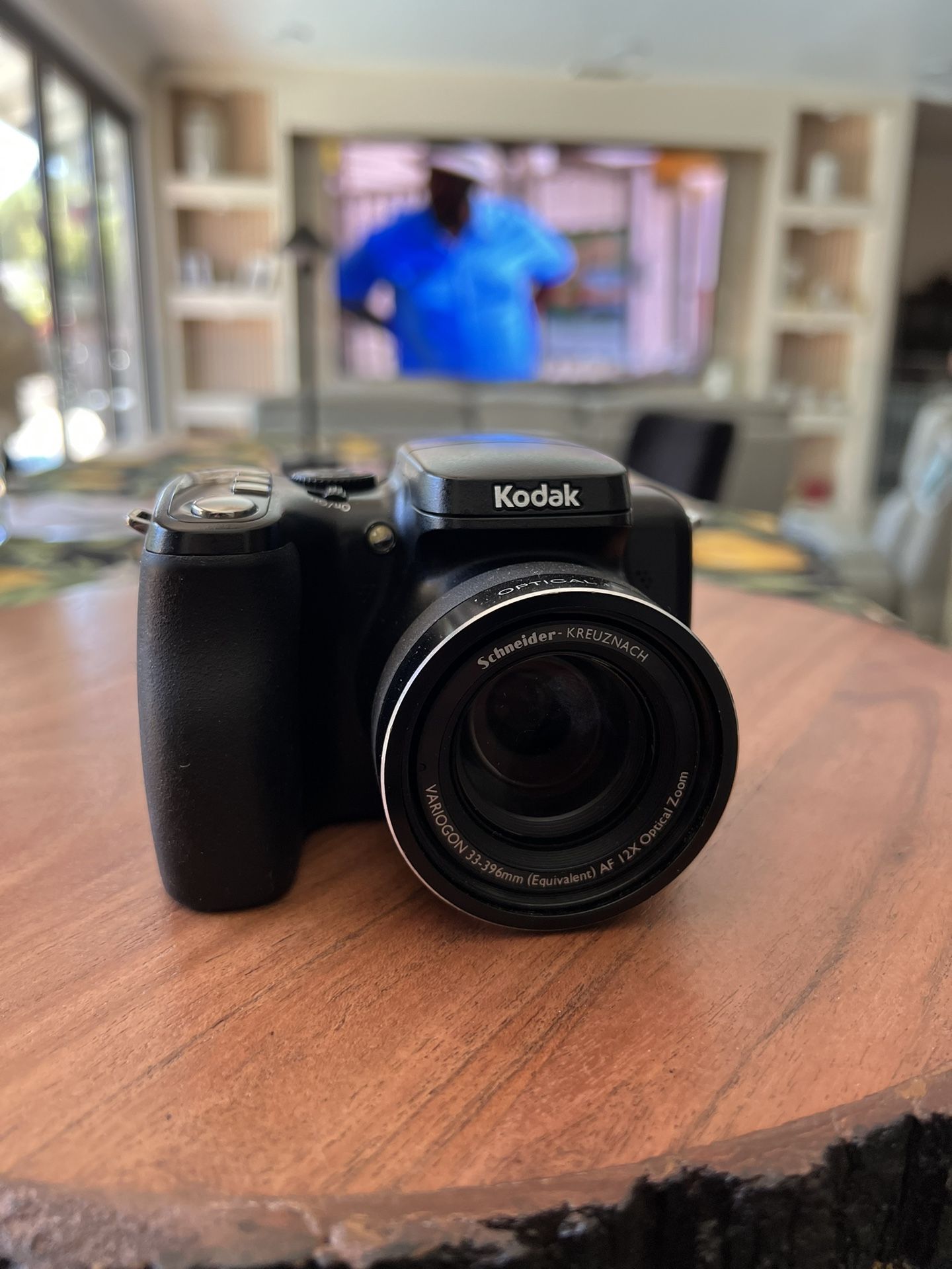 kodak easyshare z1012 is