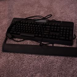 Gaming Keyboard with arm rest
