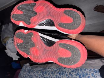 Air Jordan 11 Bred Sneakers