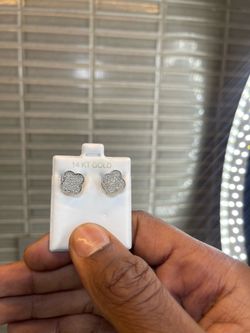 14k White Gold Diamond Flower Pavé Stud Earrings Butterfly Back