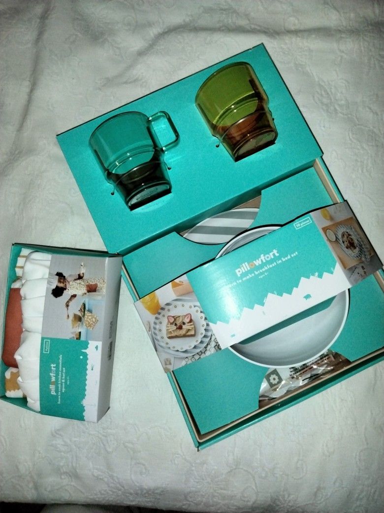 Pillowfort Breakfast In Bed And Learn To Cook Essentials Bundle 