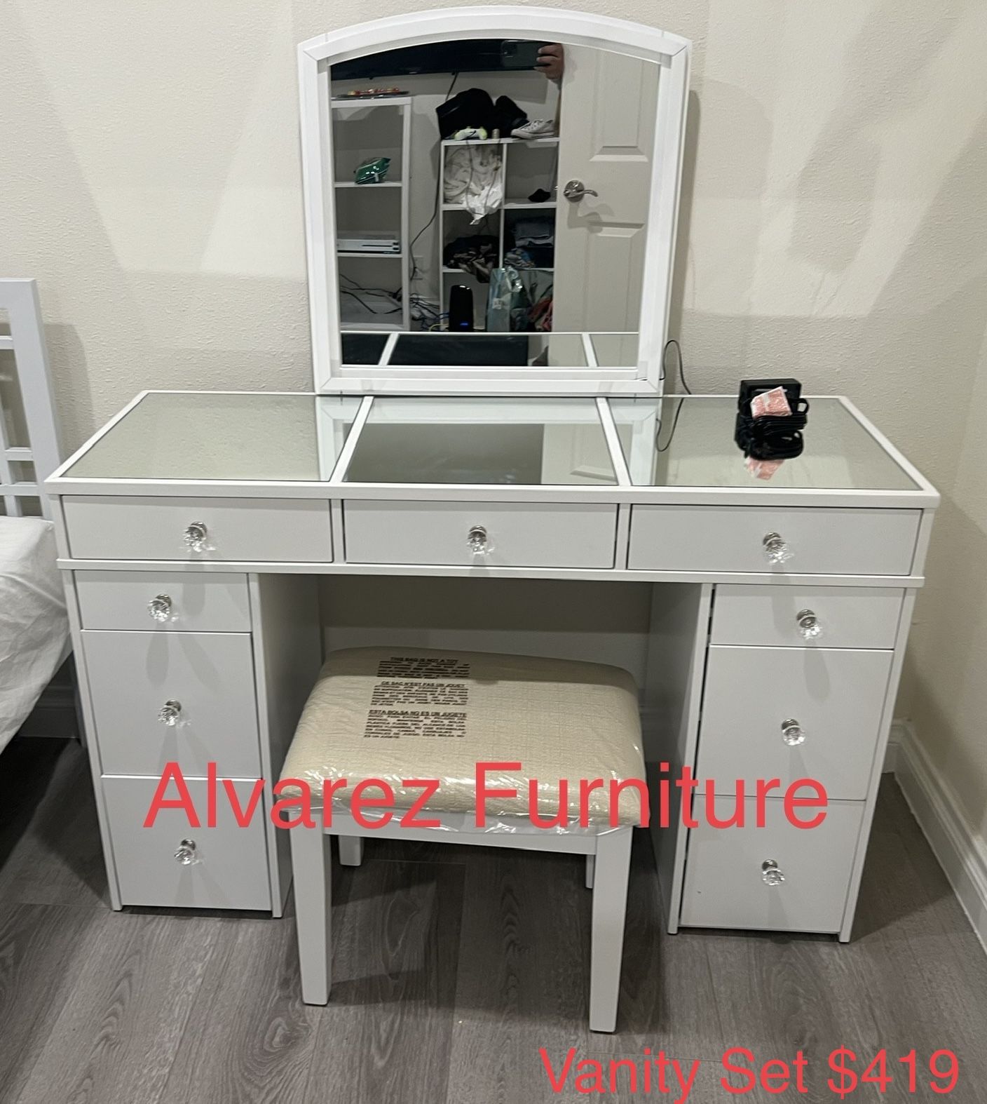 Vanity Set With LED Lights